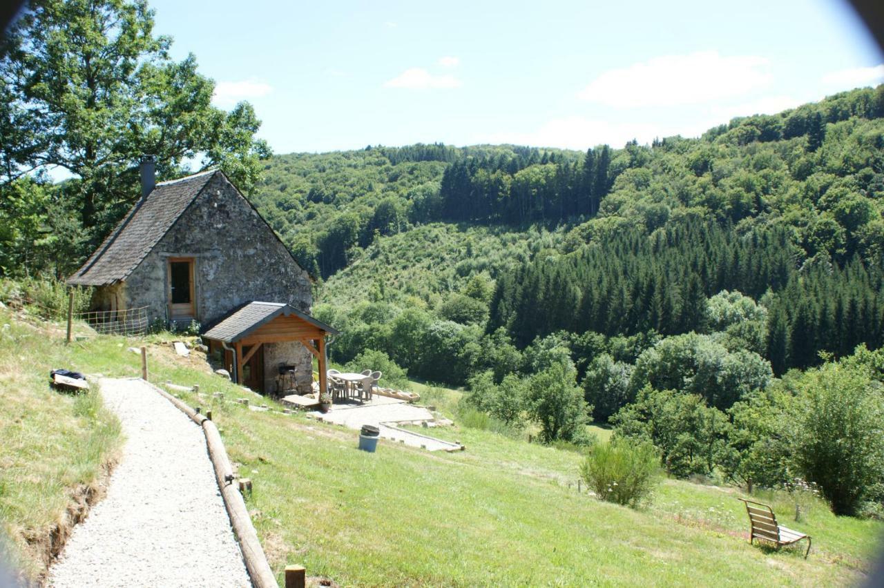 Le Gite De Chomet La Tour d'Auvergne Bagian luar foto
