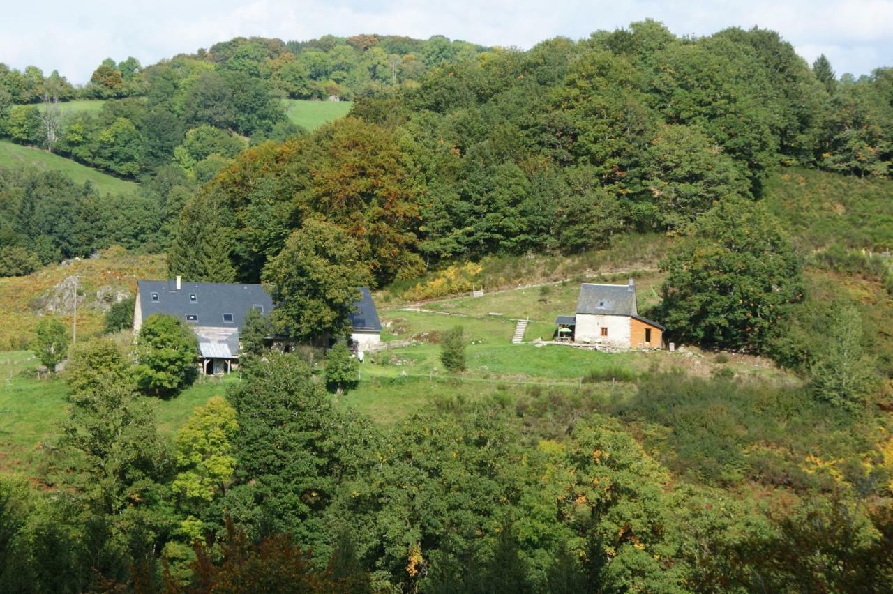 Le Gite De Chomet La Tour d'Auvergne Bagian luar foto