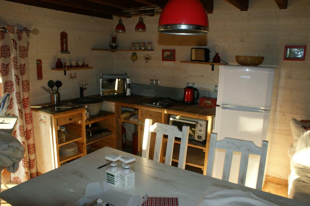 Le Gite De Chomet La Tour d'Auvergne Bagian luar foto